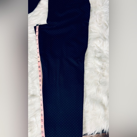 Cabi Carriage Trouser 5679 knit dot pattern - Picture 3 of 5